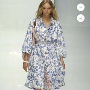 Burberry Spring 2005 Runway & Ad Campaign Reissued Floral Print Linen Dress Coat